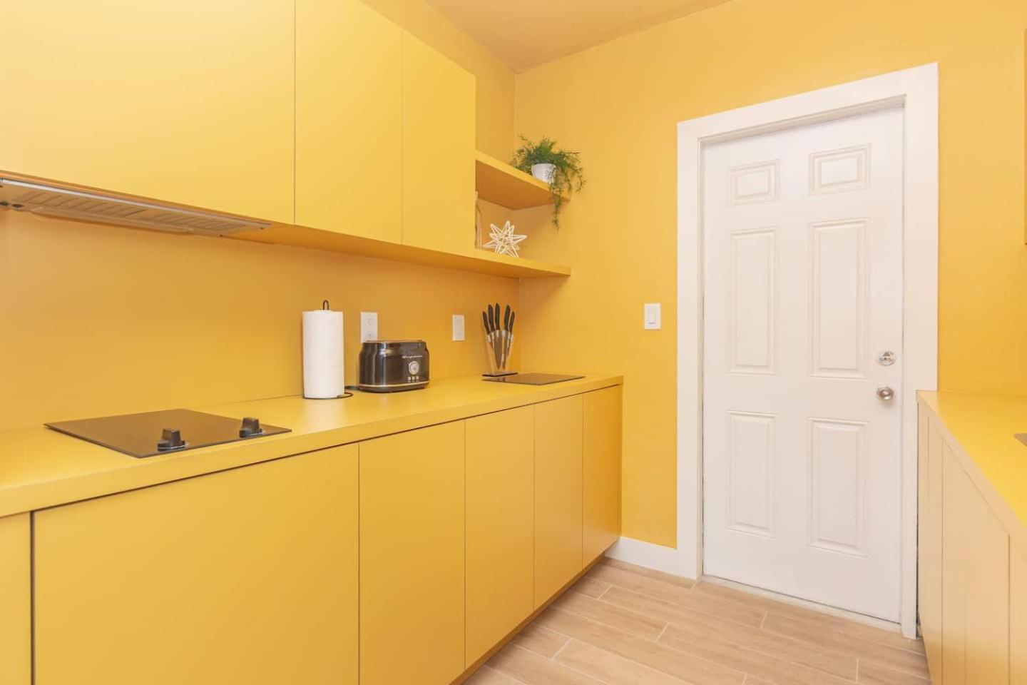 Large Stylish Studio Apartment In El Portal #3 Miami Bagian luar foto