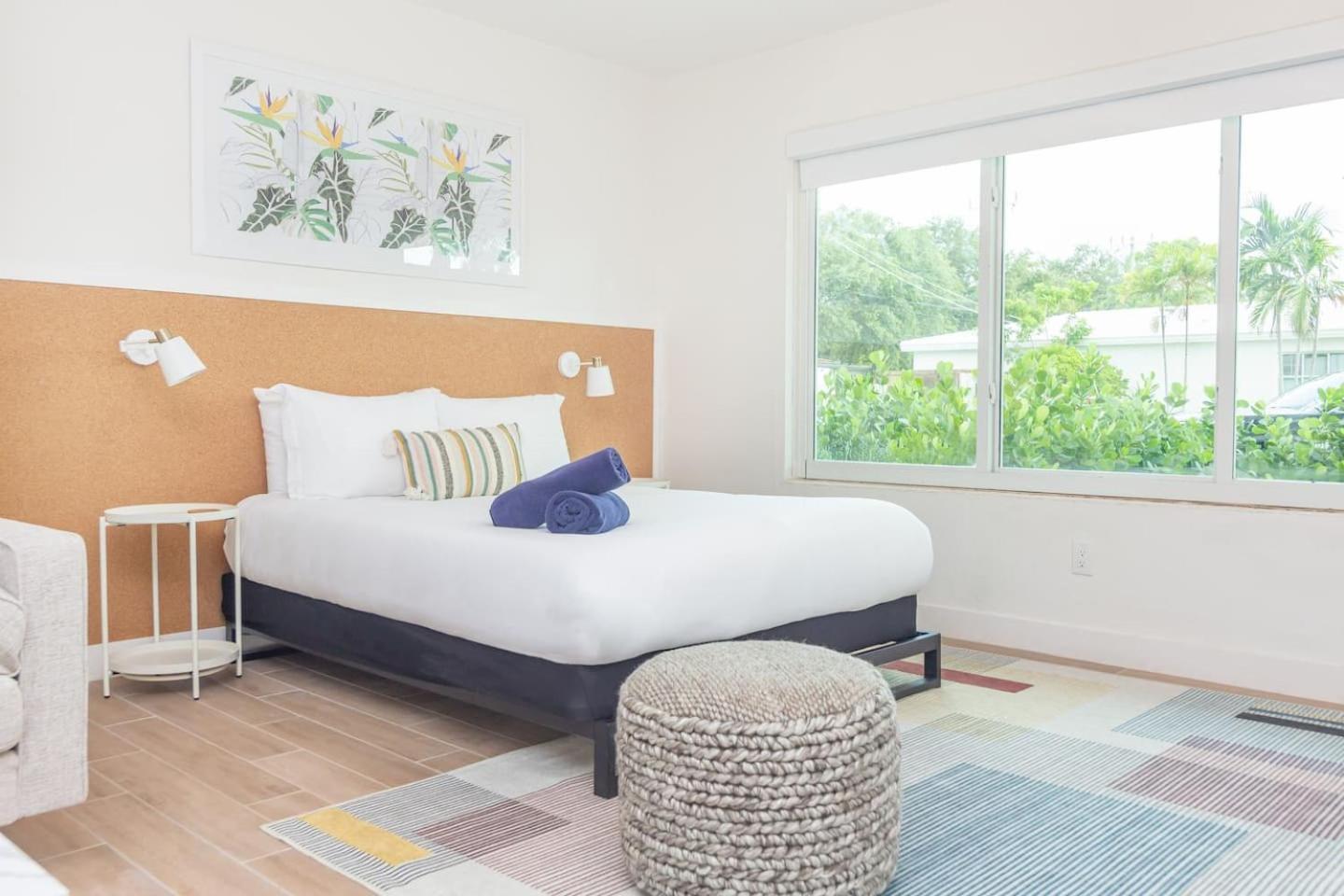Large Stylish Studio Apartment In El Portal #3 Miami Bagian luar foto