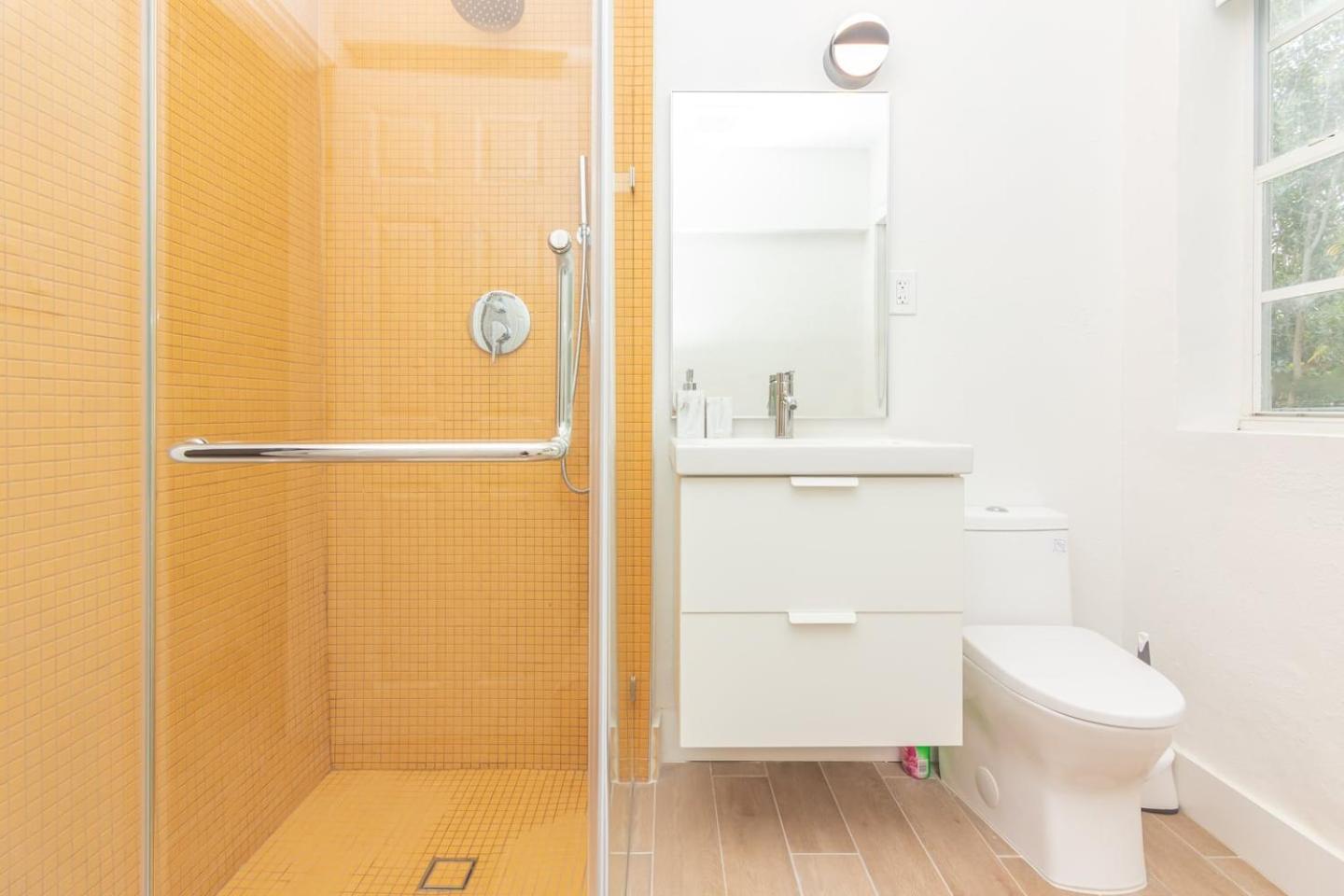 Large Stylish Studio Apartment In El Portal #3 Miami Bagian luar foto